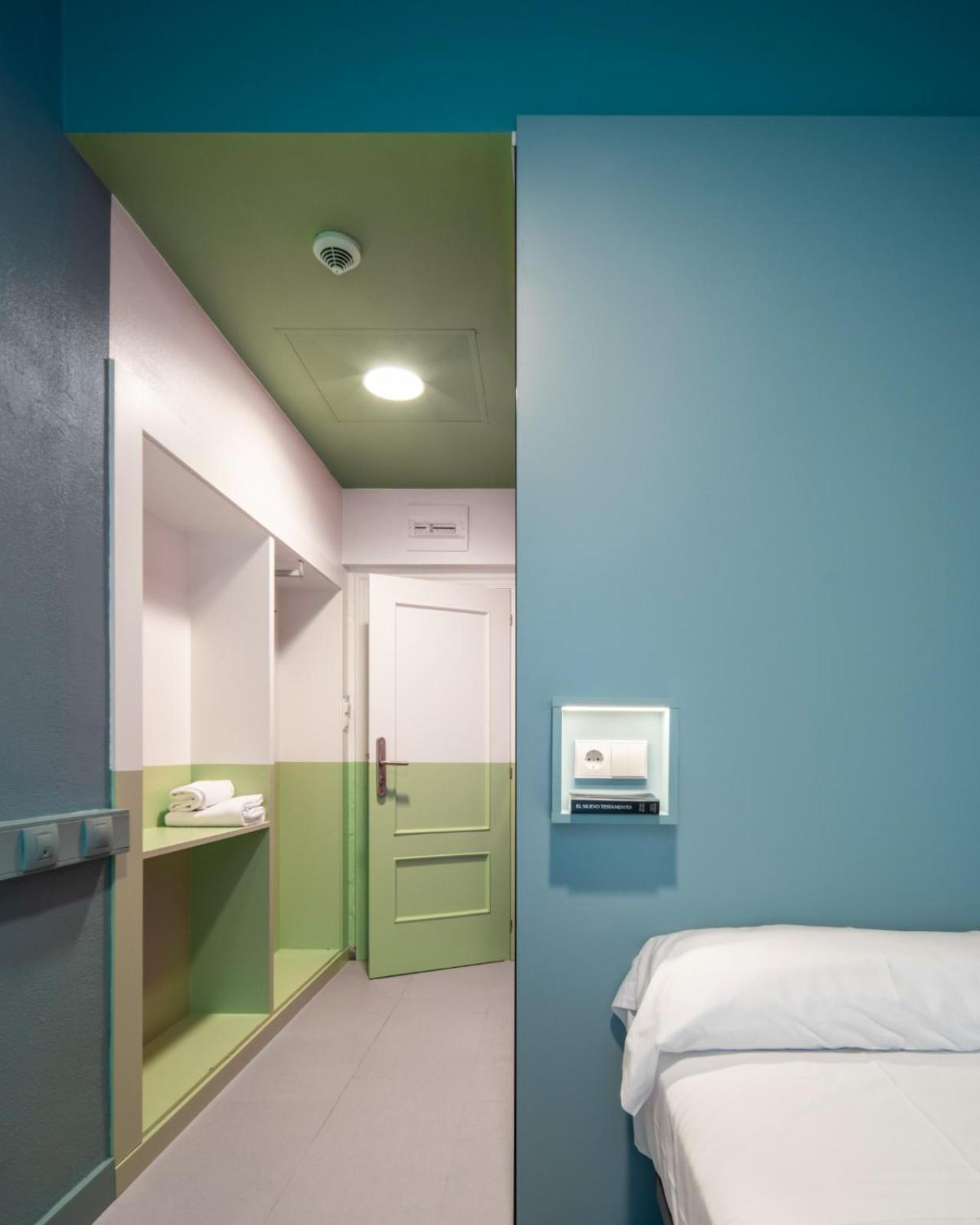 Single Room with Private Bathroom